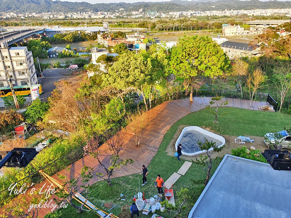 新竹美食景點【卡菲努努】竹東景觀餐廳×親子聚餐賞夜景提案！小動物×戶外庭園餵魚～ - yuki.tw