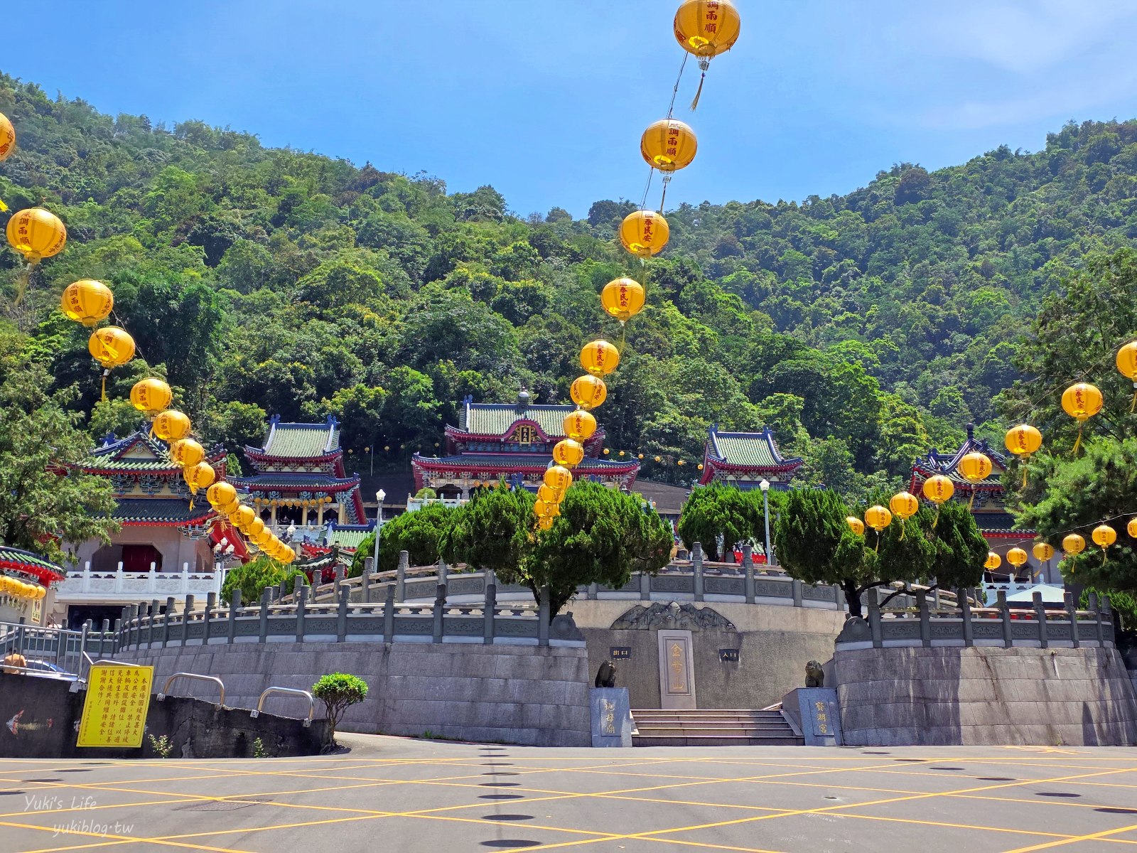 20250812141210_0_a66727 南投埔里景點｜寶湖宮天地堂地母廟：絕美仙境感，IG打卡白色階梯必拍！