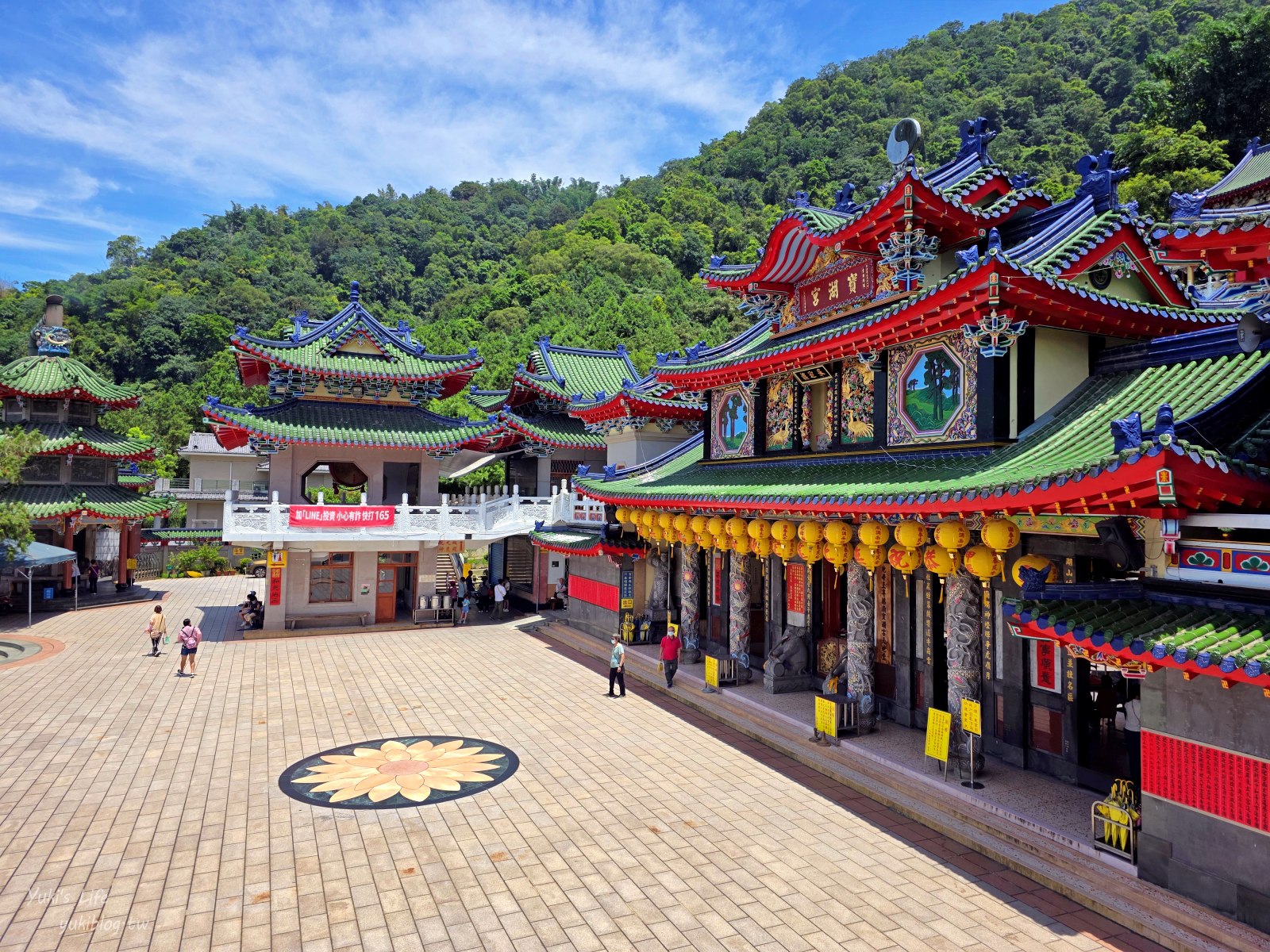 20250812141828_0_6c920e 南投埔里景點｜寶湖宮天地堂地母廟：絕美仙境感，IG打卡白色階梯必拍！