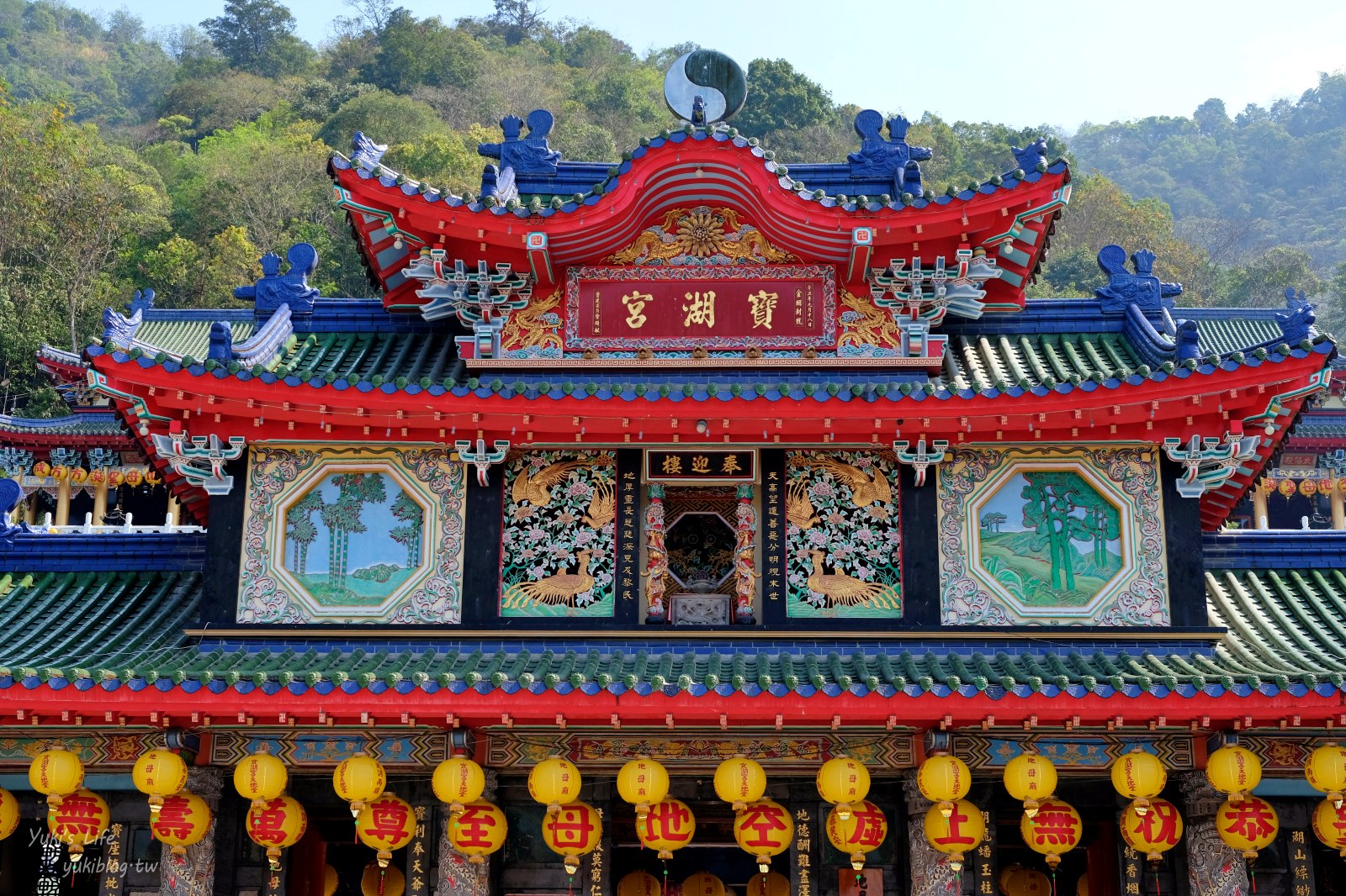 20250812141829_0_c16f32 南投埔里景點｜寶湖宮天地堂地母廟：絕美仙境感，IG打卡白色階梯必拍！