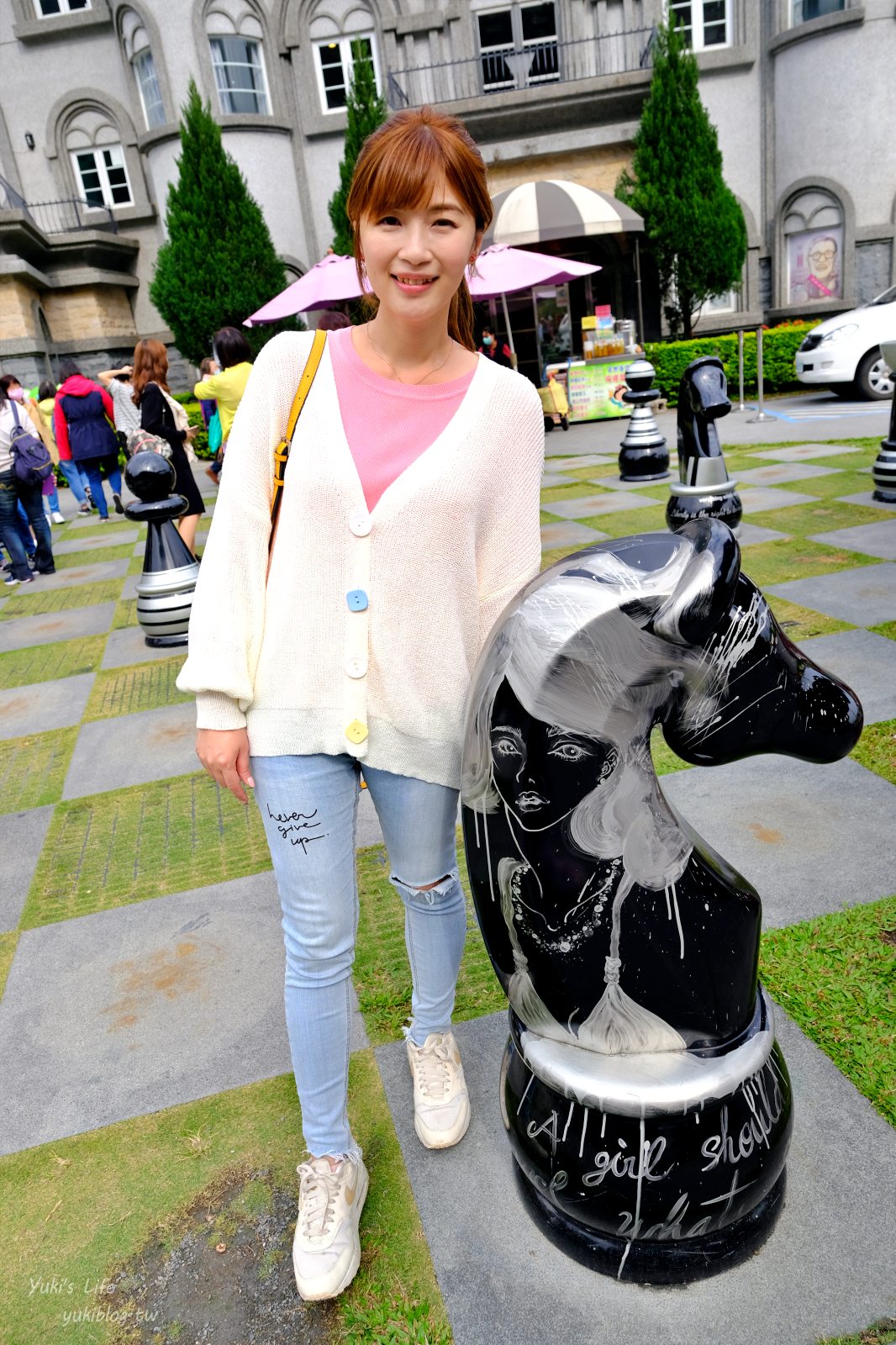20250910184408_0_7157c6 南投埔里免費景點：大黑松小倆口元首館，巨型3D西洋棋歐式城堡，伴手禮休憩點！