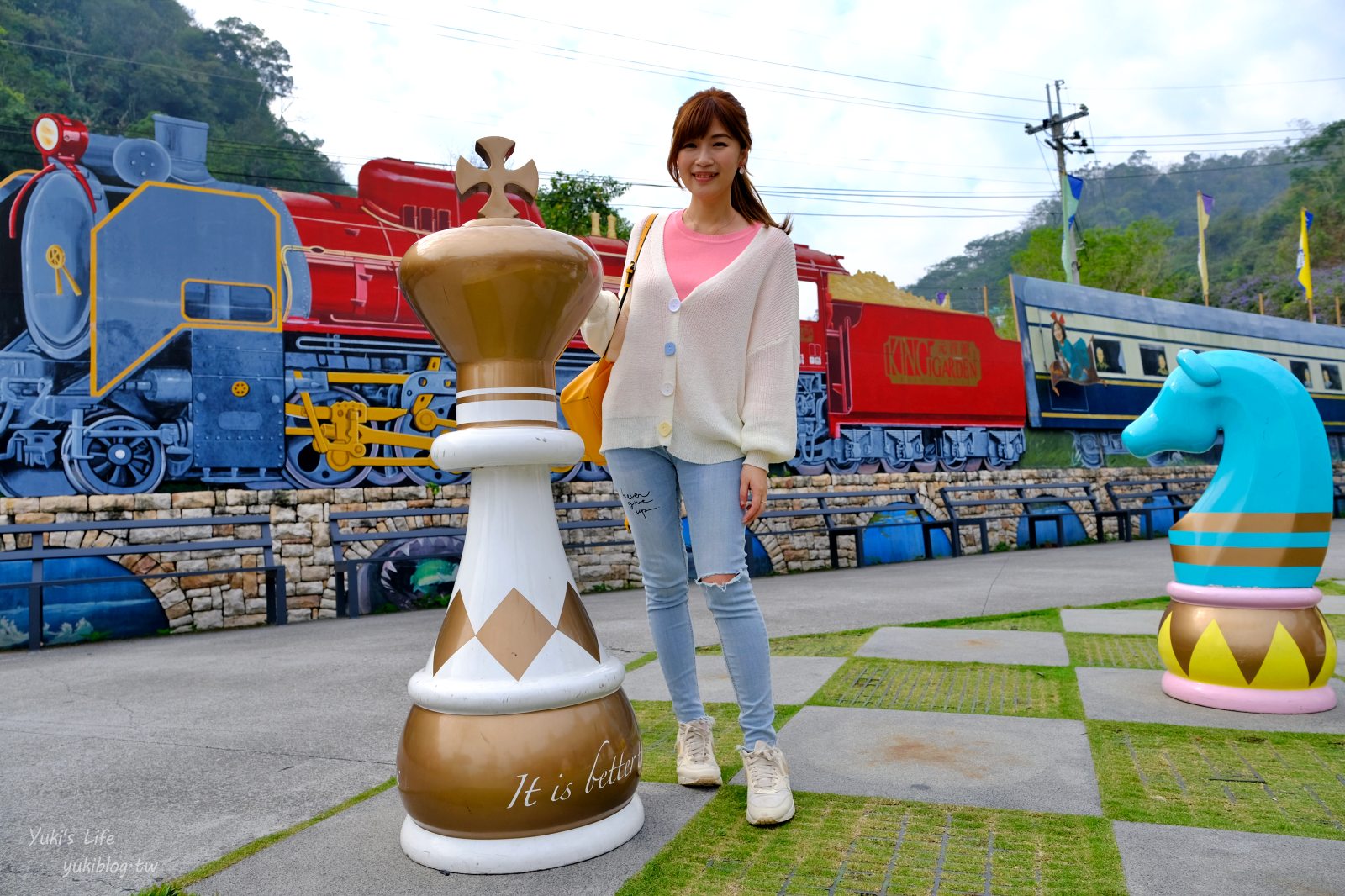 20250910184419_0_b32cb4 南投埔里免費景點：大黑松小倆口元首館，巨型3D西洋棋歐式城堡，伴手禮休憩點！