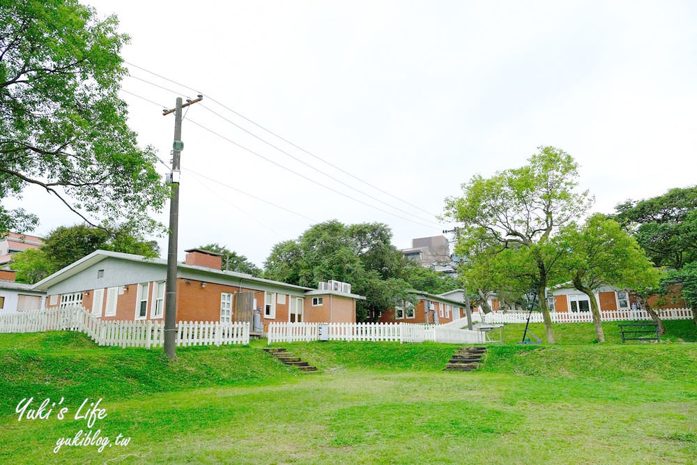 台北士林美食【凱莉餐廳】陽明山大草皮美式餐廳×吃炸雞、親子戶外溜滑梯 - yuki.tw