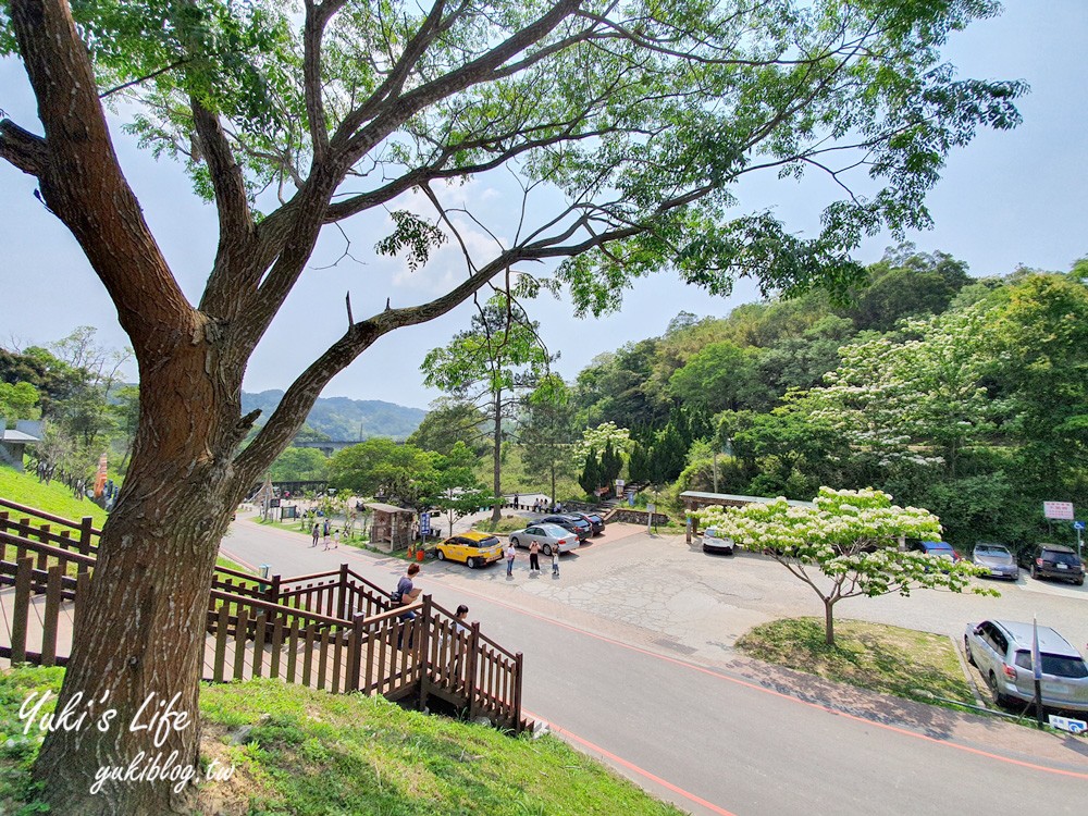 苗栗美食【山驛漫食館】三義龍騰斷橋旁景觀餐廳×舊山線鐵道自行車用餐賞花點 - yuki.tw