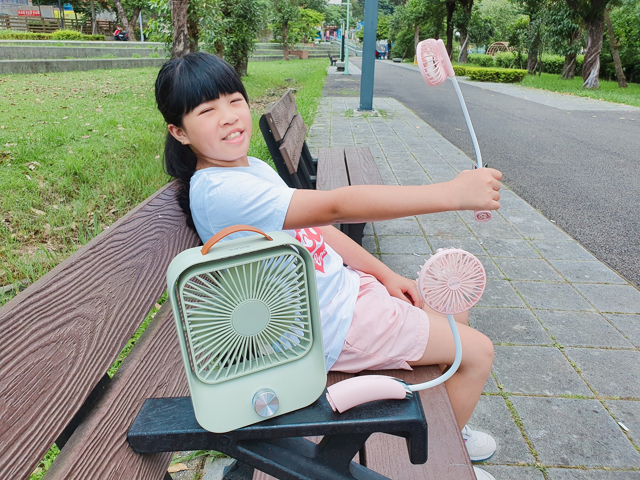 飆溫開搶團》夏日好物首選KINYO隨身電風扇×多款造型不同功能任你選 - yuki.tw