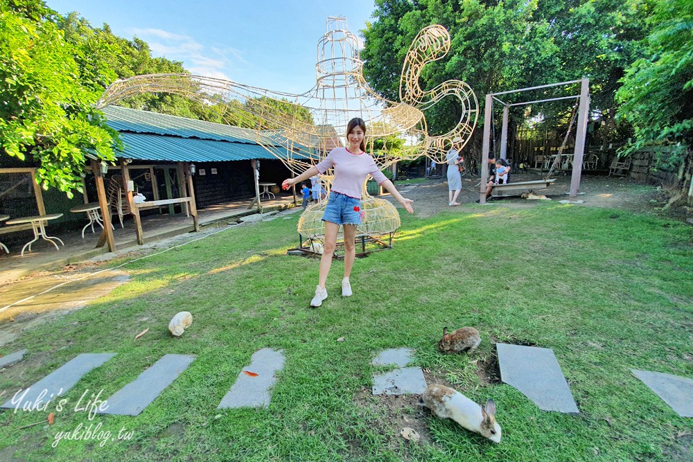 新北【TO House兔子親子庭園餐廳】餵兔子超療癒×十三行博物館附近美食 - yuki.tw