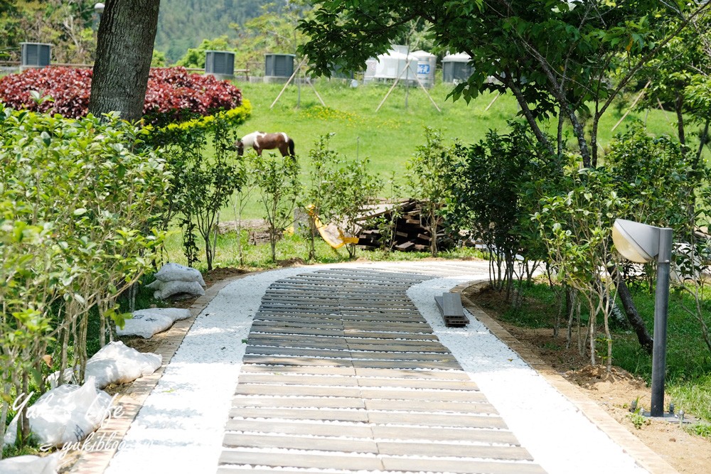 苗栗景點【日新島】吊橋湖中島親子景點×水榭樓台景觀咖啡廳~明德水庫自然風光散步去 - yuki.tw