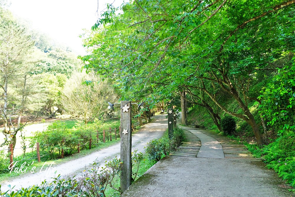 苗栗三義美食景點【山那邊綠葉方舟】大草皮森林系～適合親子景觀餐廳 - yuki.tw