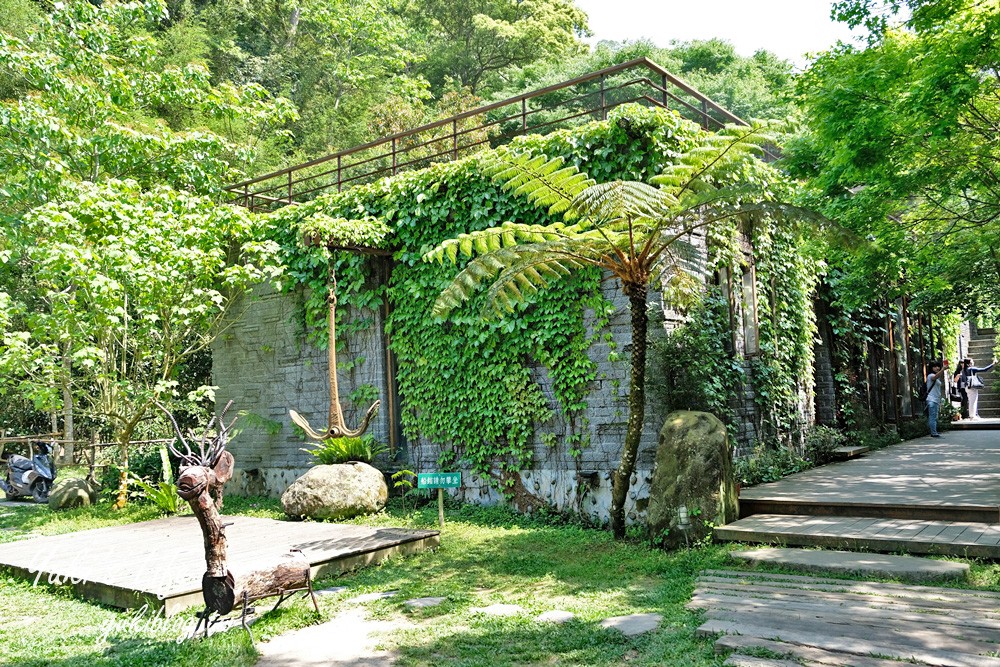 苗栗三義美食景點【山那邊綠葉方舟】大草皮森林系～適合親子景觀餐廳 - yuki.tw