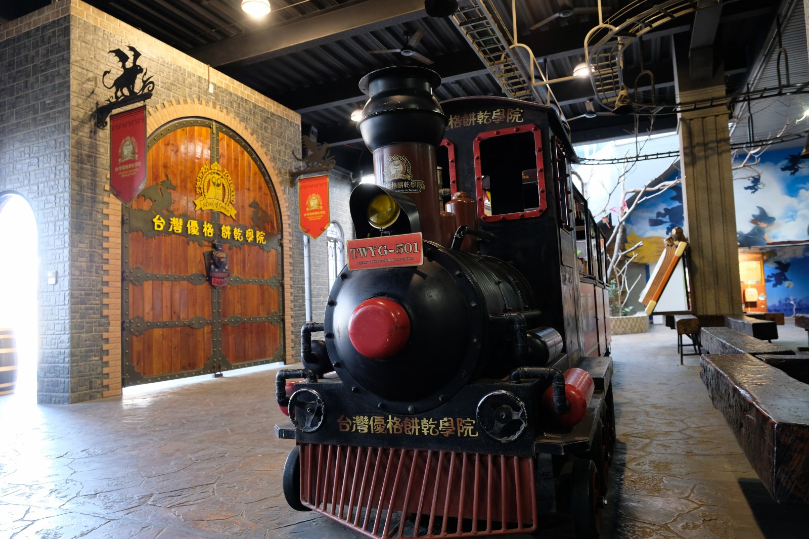 20251112132018_0_be943f 彰化┃台灣優格餅乾學院┃走進餅乾魔法世界！免費咖啡好大心，餅乾試吃、DIY、城堡外觀超好拍