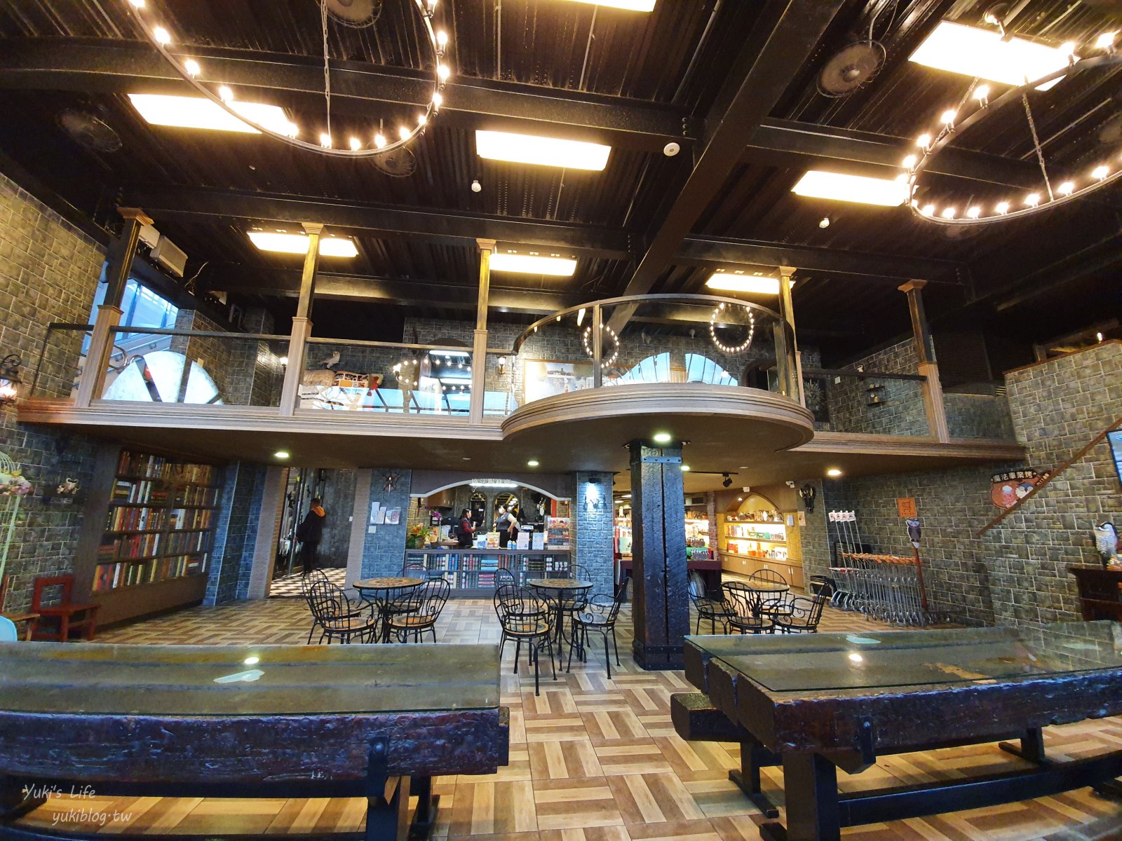 20251112133929_0_1292d6 彰化┃台灣優格餅乾學院┃走進餅乾魔法世界！免費咖啡好大心，餅乾試吃、DIY、城堡外觀超好拍