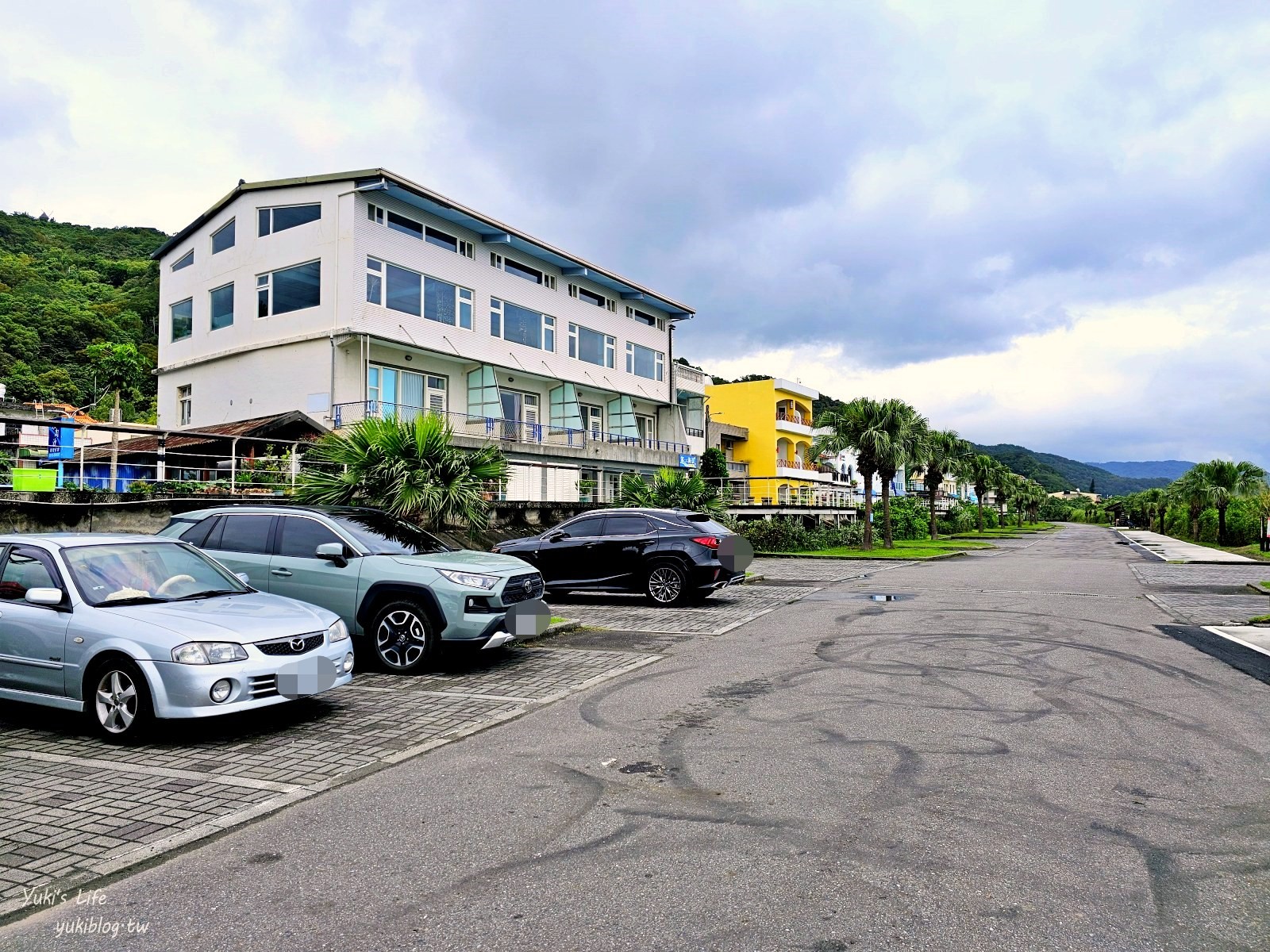 宜蘭親子景點【九號咖啡外澳館】龜山島海景下午茶.透明水晶鞦韆.玩沙賞夕陽.好停車！ - yuki.tw