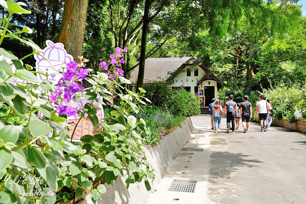 台中新社景點【薰衣草森林】森林旋轉木馬秘境~紫色浪漫花園~約會景觀餐廳 - yuki.tw