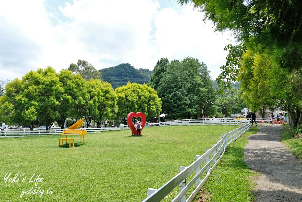 桃園大溪親子景點【富田花園農場】餵草泥馬餵小豬 浪漫水晶教堂 草泥馬冰棒 - yuki.tw