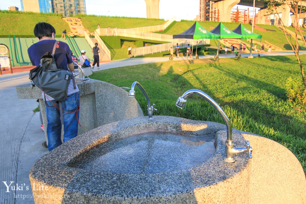 台北親子景點┃新北大都會公園「熊猴森樂園」全台最大31座溜滑梯！捷運三重站特色公園 - yuki.tw