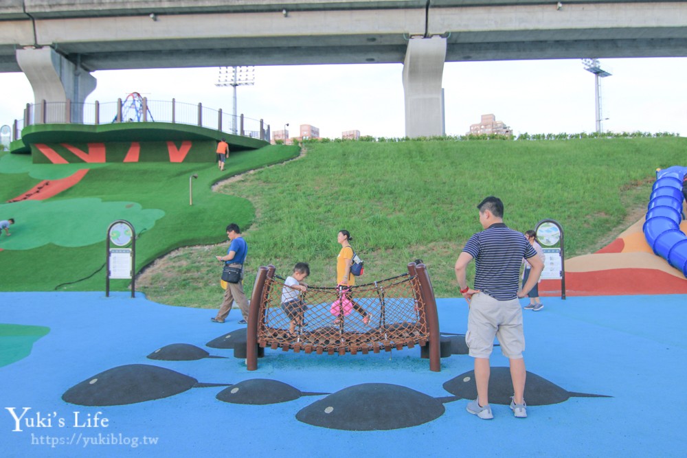 台北親子景點┃新北大都會公園「熊猴森樂園」全台最大31座溜滑梯！捷運三重站特色公園 - yuki.tw