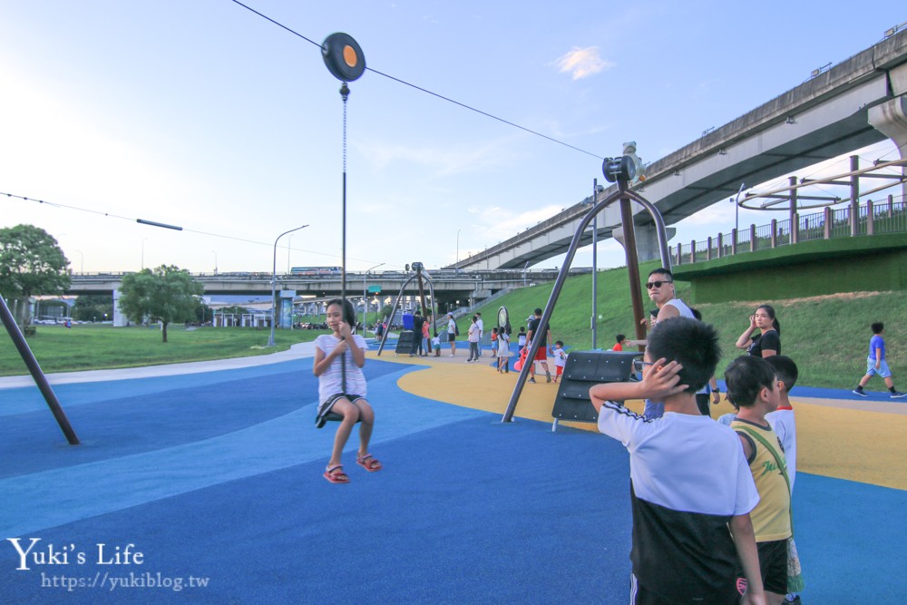 台北親子景點┃新北大都會公園「熊猴森樂園」全台最大31座溜滑梯！捷運三重站特色公園 - yuki.tw