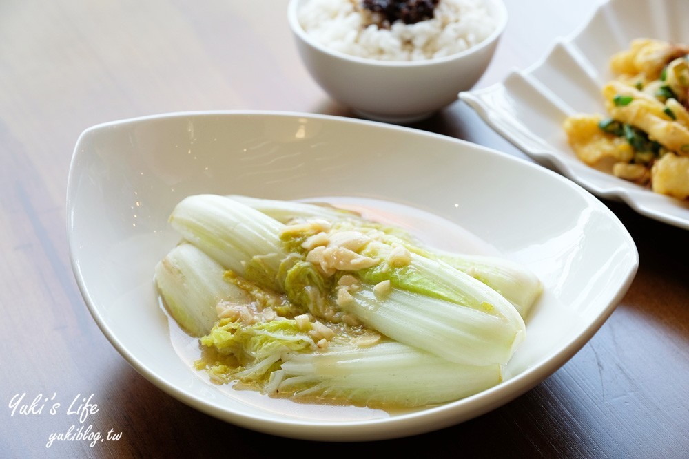 台中美食【鴻龍宴活蝦料理】大船直接開進餐廳裡、漁港用餐氛圍、文青美拍聚餐好去處! - yuki.tw