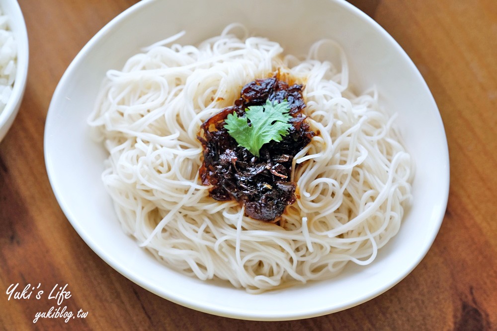 台中美食【鴻龍宴活蝦料理】大船直接開進餐廳裡、漁港用餐氛圍、文青美拍聚餐好去處! - yuki.tw