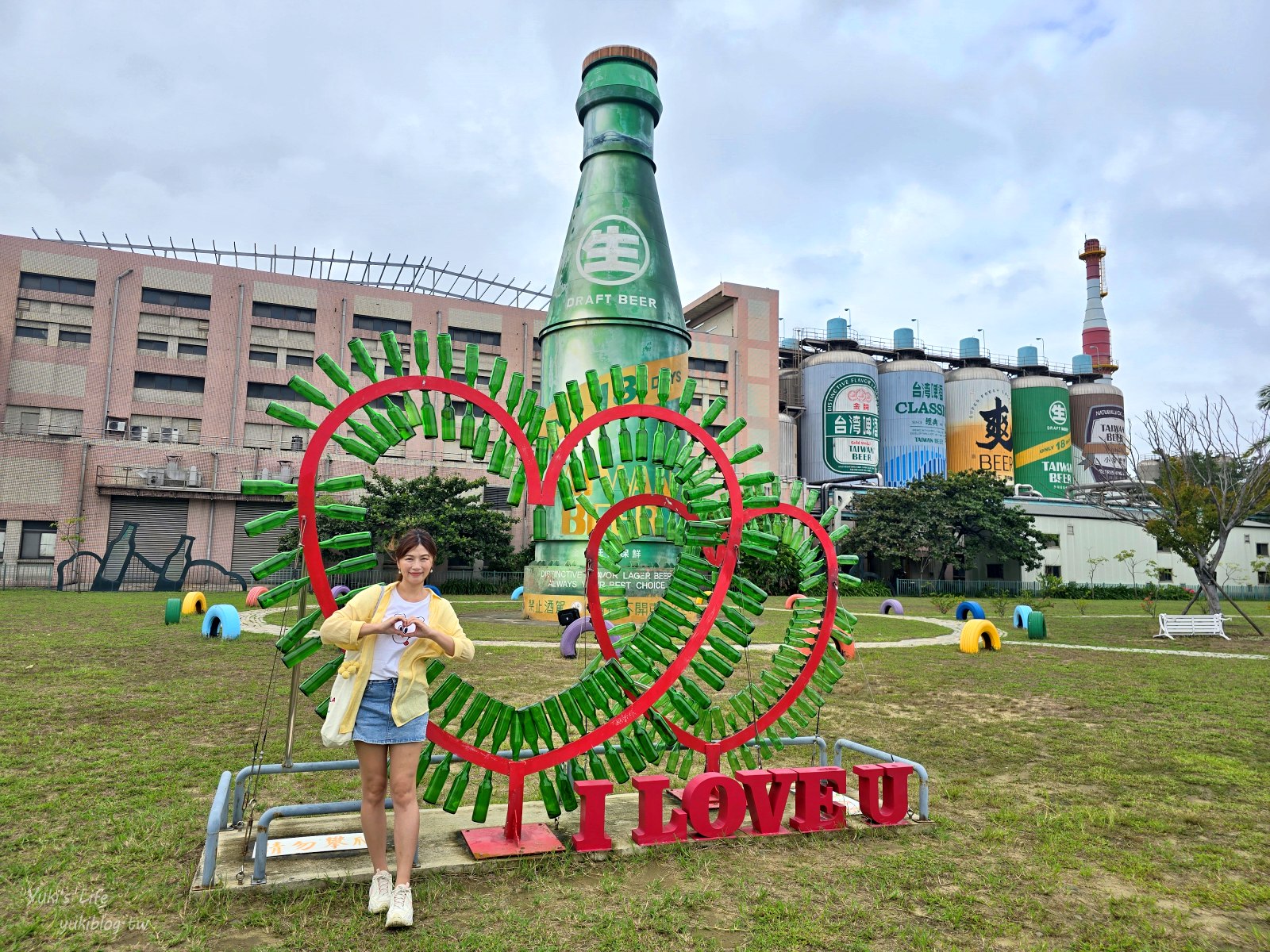 20251030145850_0_6004f0 苗栗免費景點【竹南啤酒廠】巨型啤酒也太壯觀!來觀光工廠看老煙囪與發酵桶的大改造!