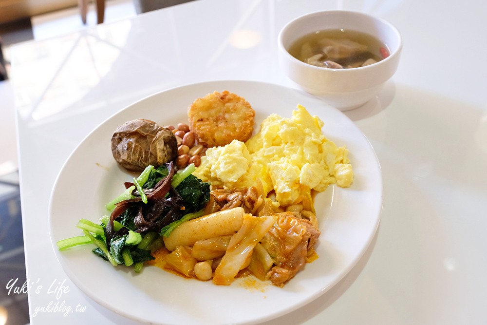 花蓮住宿推薦【康橋大飯店花蓮站前館】一泊二食~還有零食飲料冰淇淋無限享用！ - yuki.tw