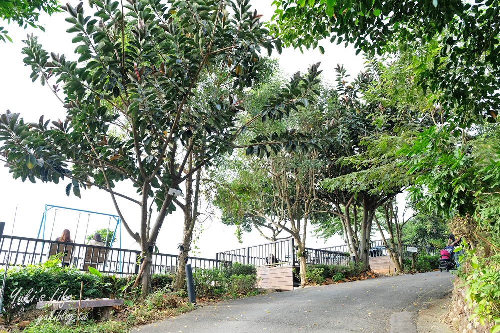 台南景點【仙湖休閒農場】親子一日遊～無邊際泳池、小動物、約會、草皮景觀餐廳、住宿 - yuki.tw