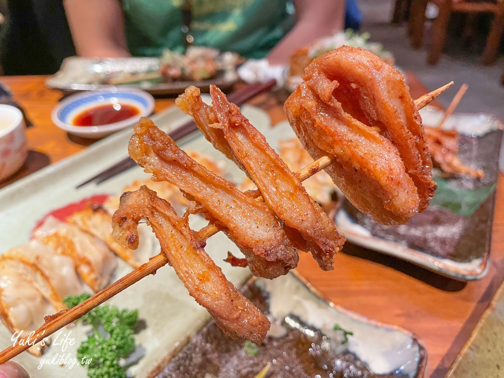 台北美食【阿郎薄皮餃子台式小酒館】 18cm超長特色煎餃/串燒、炸物、滷味下班好去處(捷運忠孝敦化站) - yuki.tw