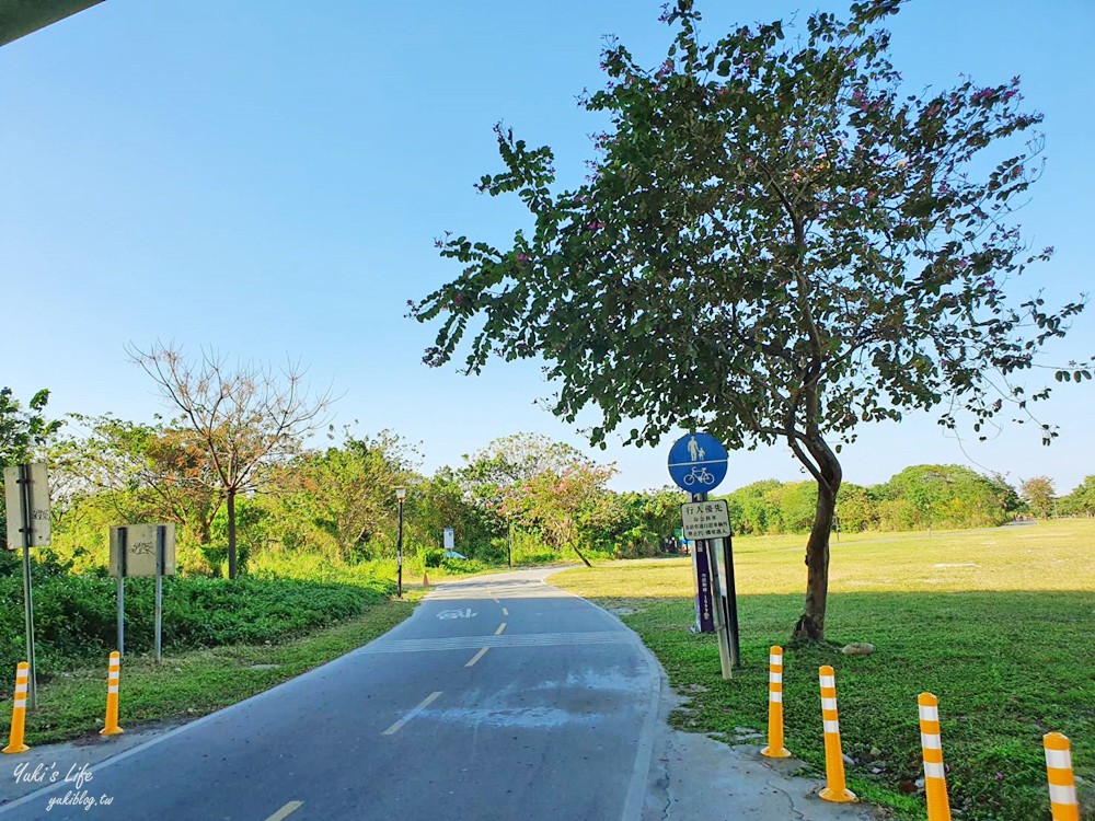 免費親子景點》浮洲藝術河濱公園vs羊咩咩的家～野餐大草皮，停車方便，騎腳踏車一日遊 - yuki.tw