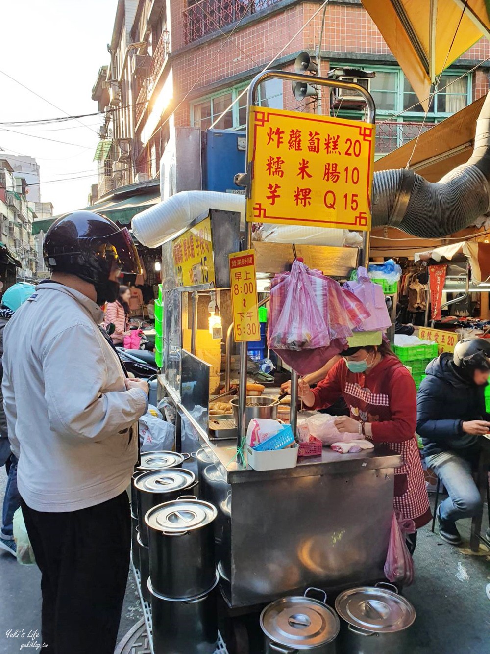 板橋美食》高記生炒魷魚.蘿蔔糕糯米腸~黃石市場銅板美食，一整套100元有找！(捷運府中站) - yuki.tw