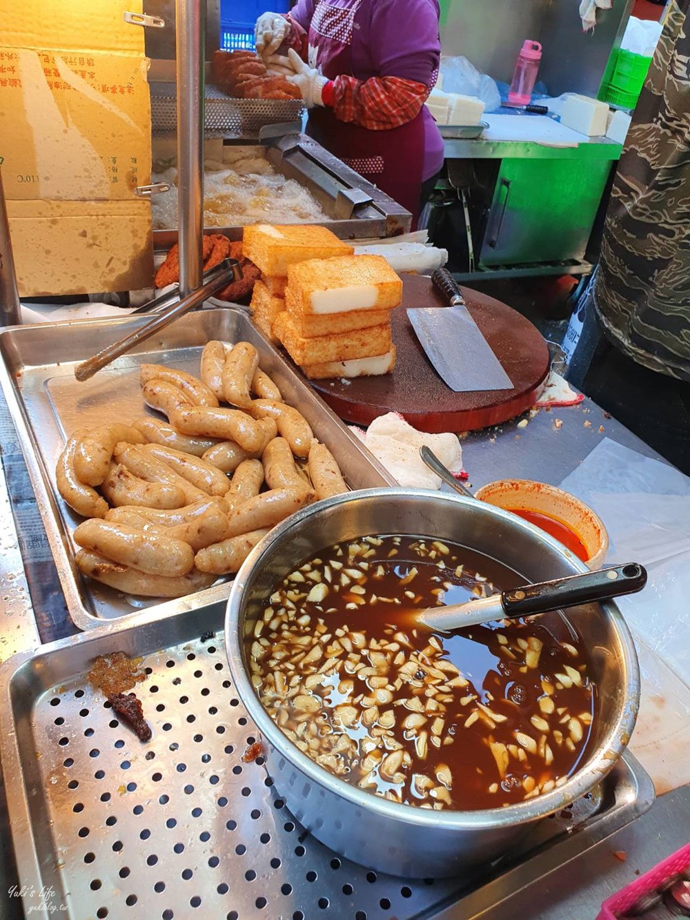 板橋美食》高記生炒魷魚.蘿蔔糕糯米腸~黃石市場銅板美食，一整套100元有找！(捷運府中站) - yuki.tw