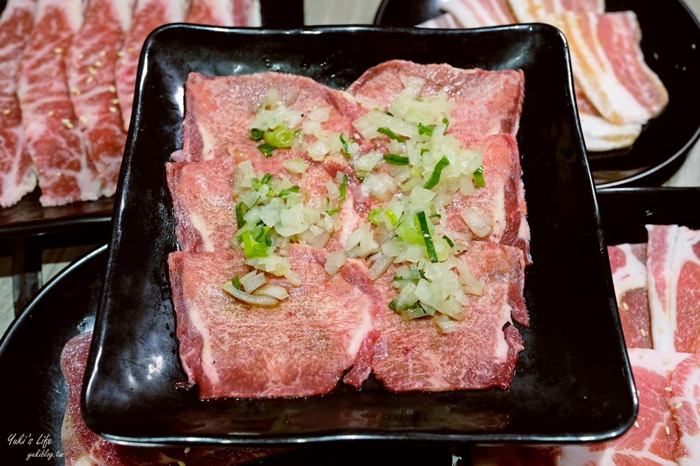 羊角炭火燒肉》台中燒肉吃到飽推薦！厚切牛排,泰國蝦,牡蠣,生啤酒無限享用 - yuki.tw