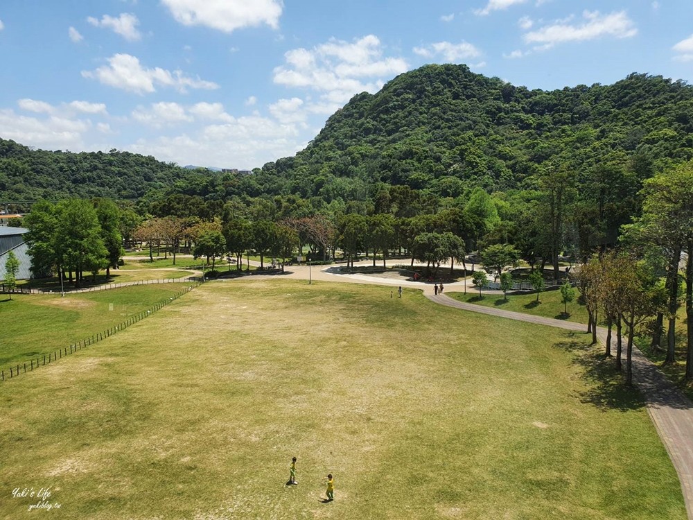 台北內湖親子景點》湖山6號公園~大湖公園旁消防車特色遊戲場！搭捷運野餐出遊去～ - yuki.tw