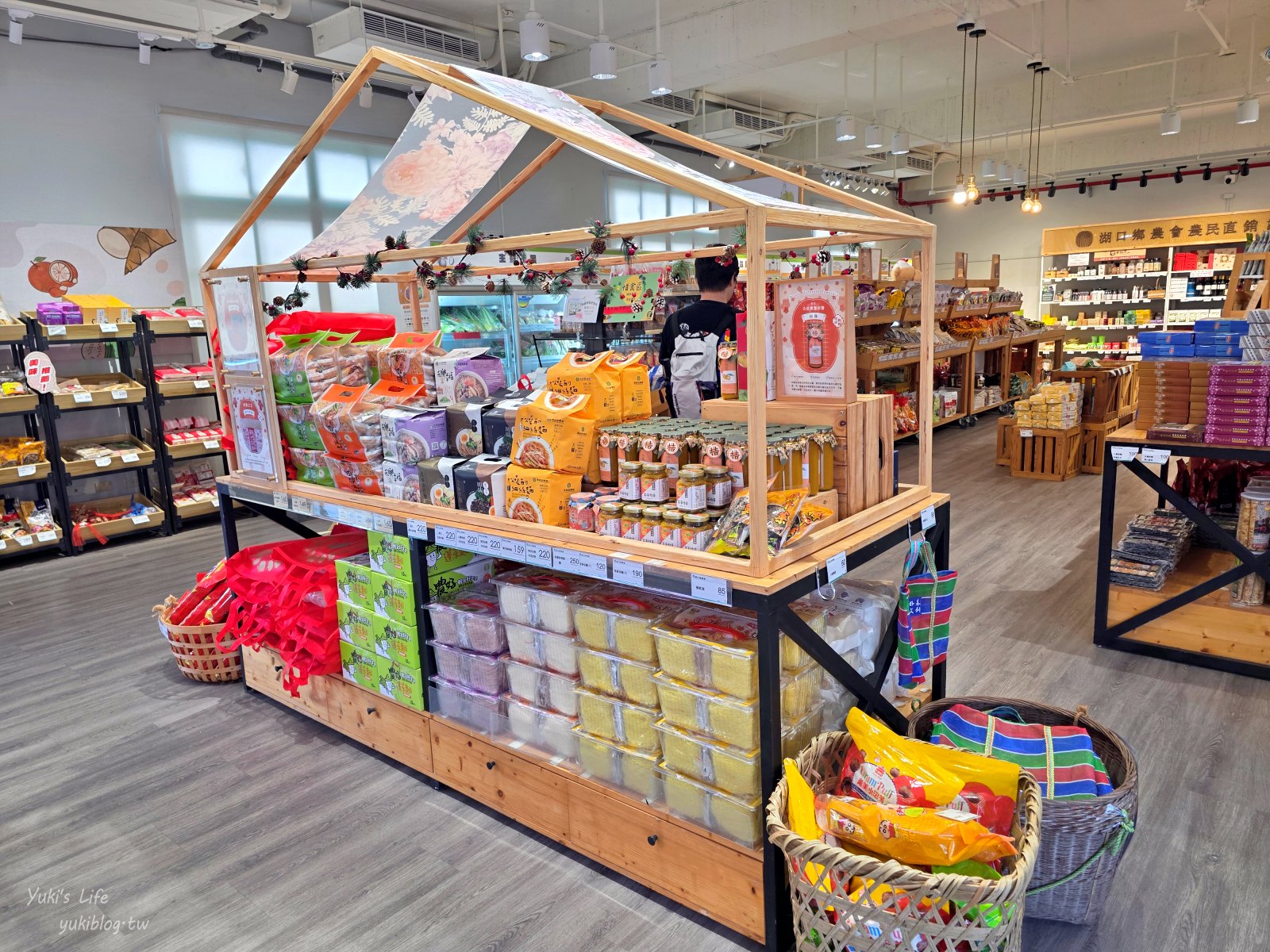 20251001145327_0_6453bc 新竹必訪免門票景點：湖口好客文創園區，懷舊童趣結合巨型水果打卡地標，全家大小都愛！