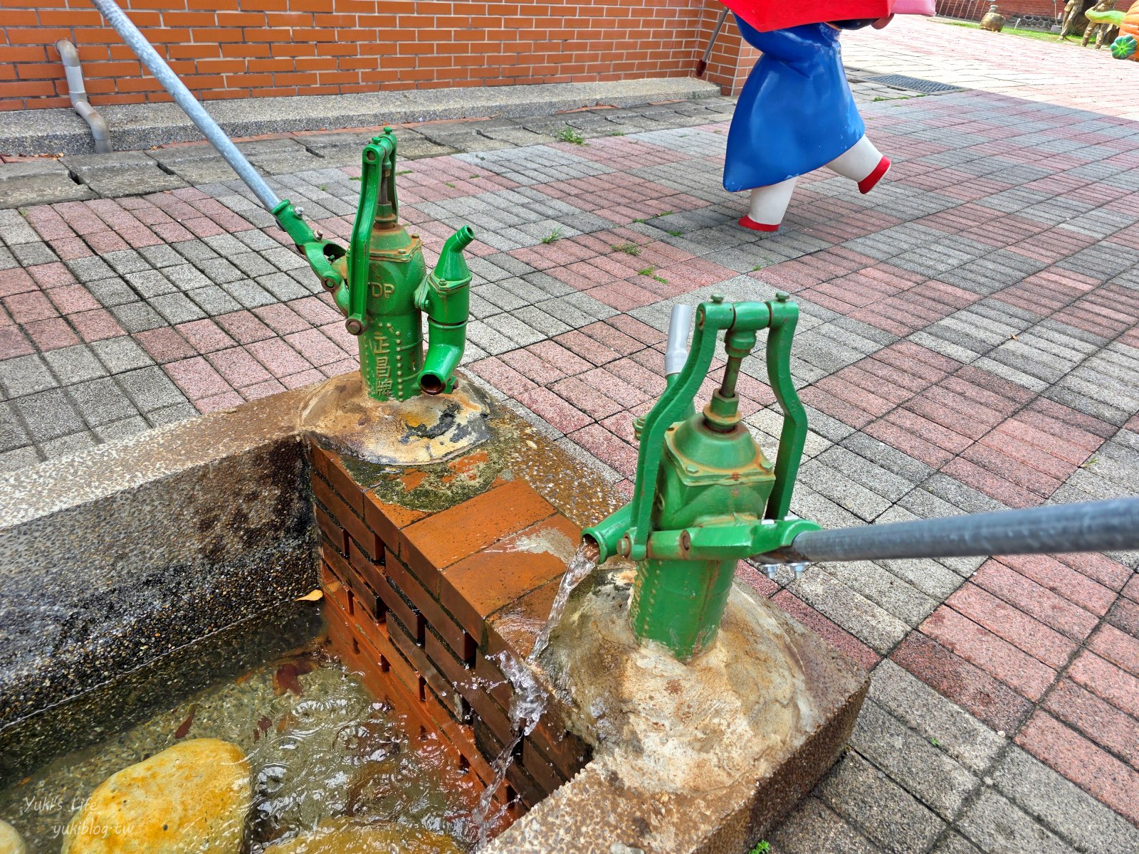 20251001150017_0_8ebcf3 新竹必訪免門票景點：湖口好客文創園區，懷舊童趣結合巨型水果打卡地標，全家大小都愛！