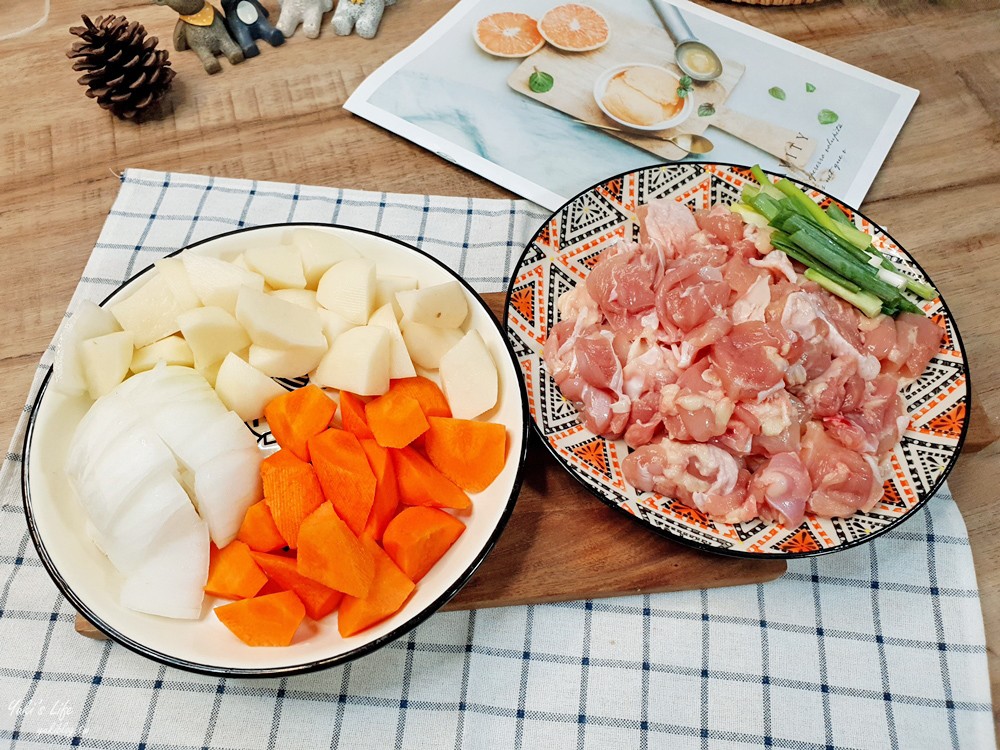 簡單食譜》馬鈴薯燉肉～白飯好朋友也太下飯了！鬆軟馬鈴薯超好吃～ - yuki.tw