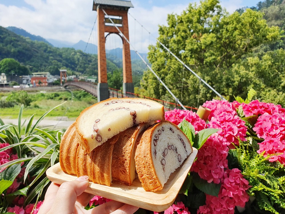 苗栗冬天採草莓泡湯二日遊，草莓園、泡湯景點大推薦，還能逛老街、住城堡~ - yuki.tw