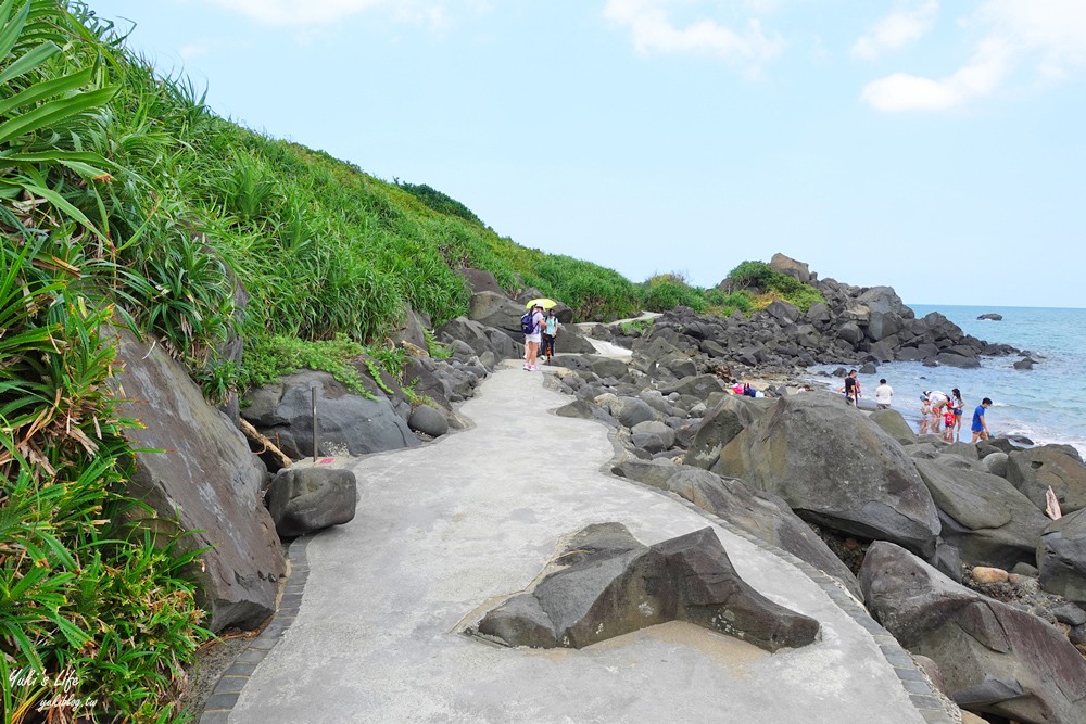 三芝看海景點「麟山鼻步道」適合全家人輕鬆走的海景步道、生態豐富、風稜石獨特景觀 - yuki.tw