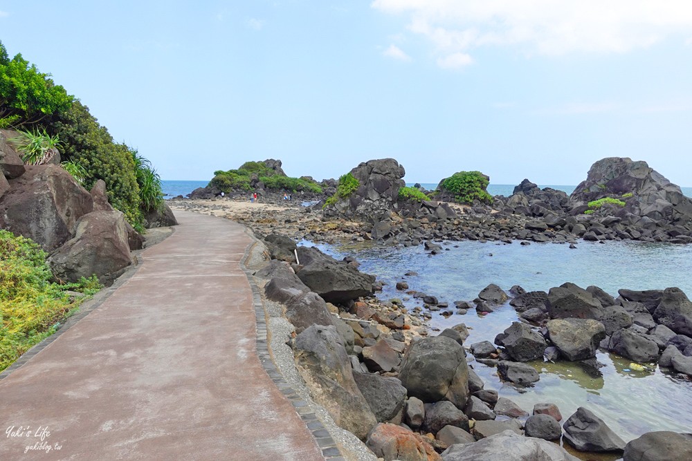 三芝看海景點「麟山鼻步道」適合全家人輕鬆走的海景步道、生態豐富、風稜石獨特景觀 - yuki.tw