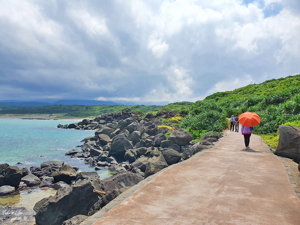 三芝看海景點「麟山鼻步道」適合全家人輕鬆走的海景步道、生態豐富、風稜石獨特景觀 - yuki.tw