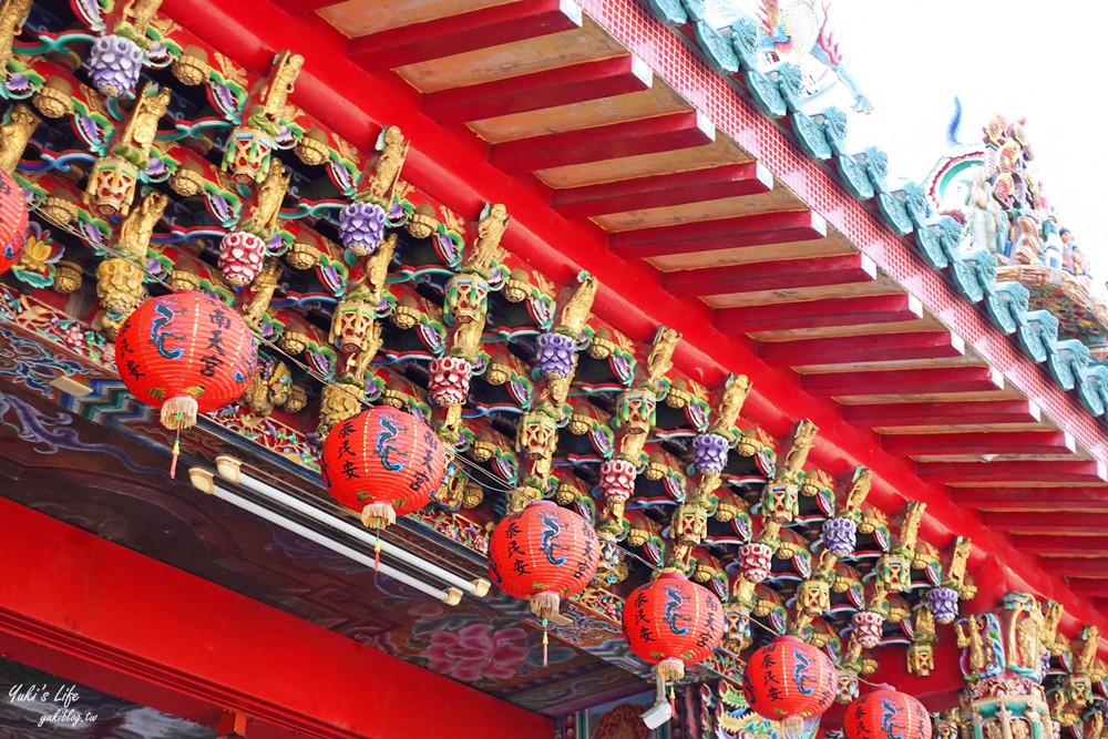 桃園免門票景點推薦》龍潭大池親子好去處！餵魚、踩天鵝船、景觀下午茶、親子遊戲場、九曲橋、吊橋、湖中南天宮 - yuki.tw