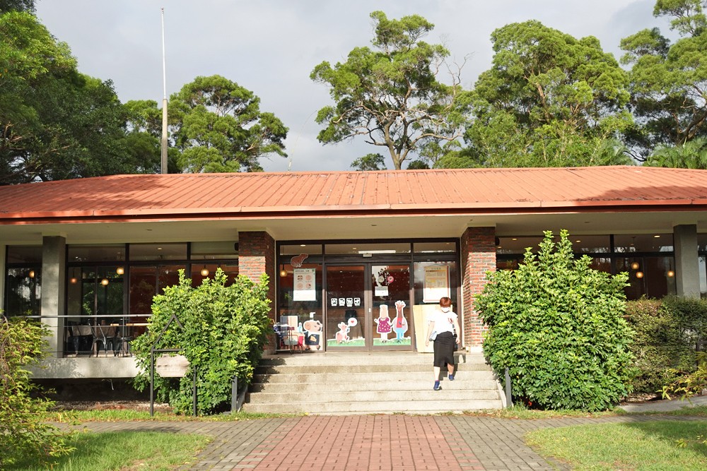 野餐好去處~來去萌萌村與水豚有約！超人氣水豚君、草泥馬~動物好可愛~還能騎車逛園區~ - yuki.tw