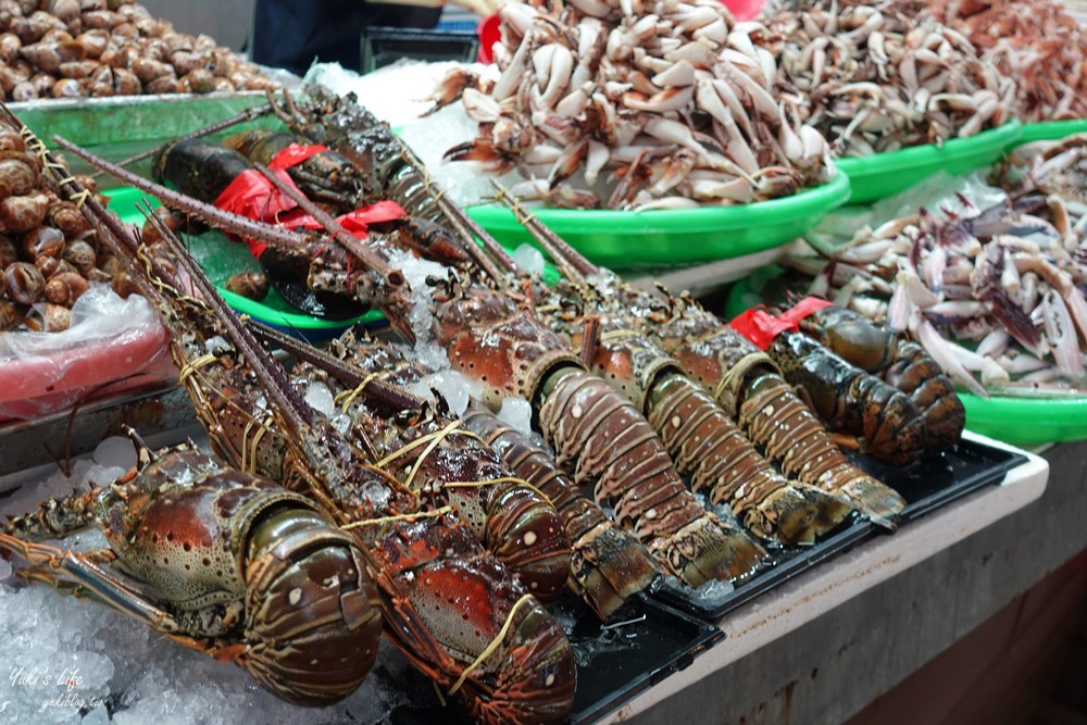 可愛的魚獲公仔主題觀光漁港~不只吃海鮮買海鮮~巨型烏魚子等你來拍！ - yuki.tw