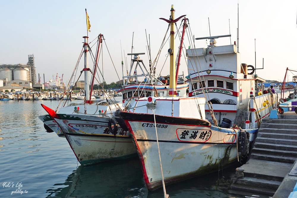 可愛的魚獲公仔主題觀光漁港~不只吃海鮮買海鮮~巨型烏魚子等你來拍！ - yuki.tw