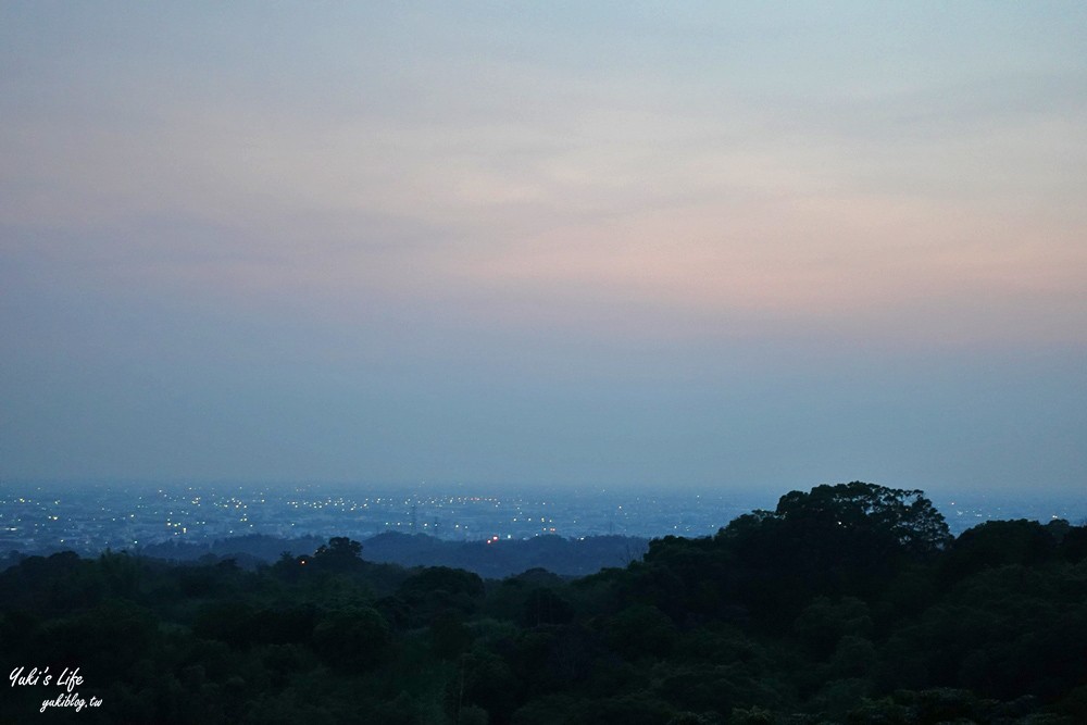 平價泡腳賞夜景好愜意~景觀不錯，一人一池泡腳看夜景超悠閒！還能用餐吃火鍋～適合約會或聚餐 - yuki.tw