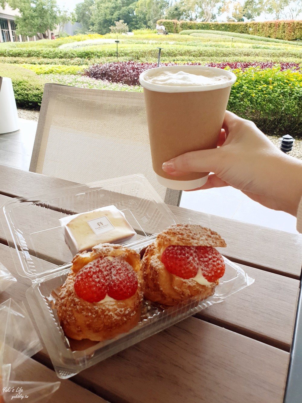 桃園草莓季甜點》逛史努比棒球主題館，吃草莓泡芙~名人堂花園大飯店美食 - yuki.tw