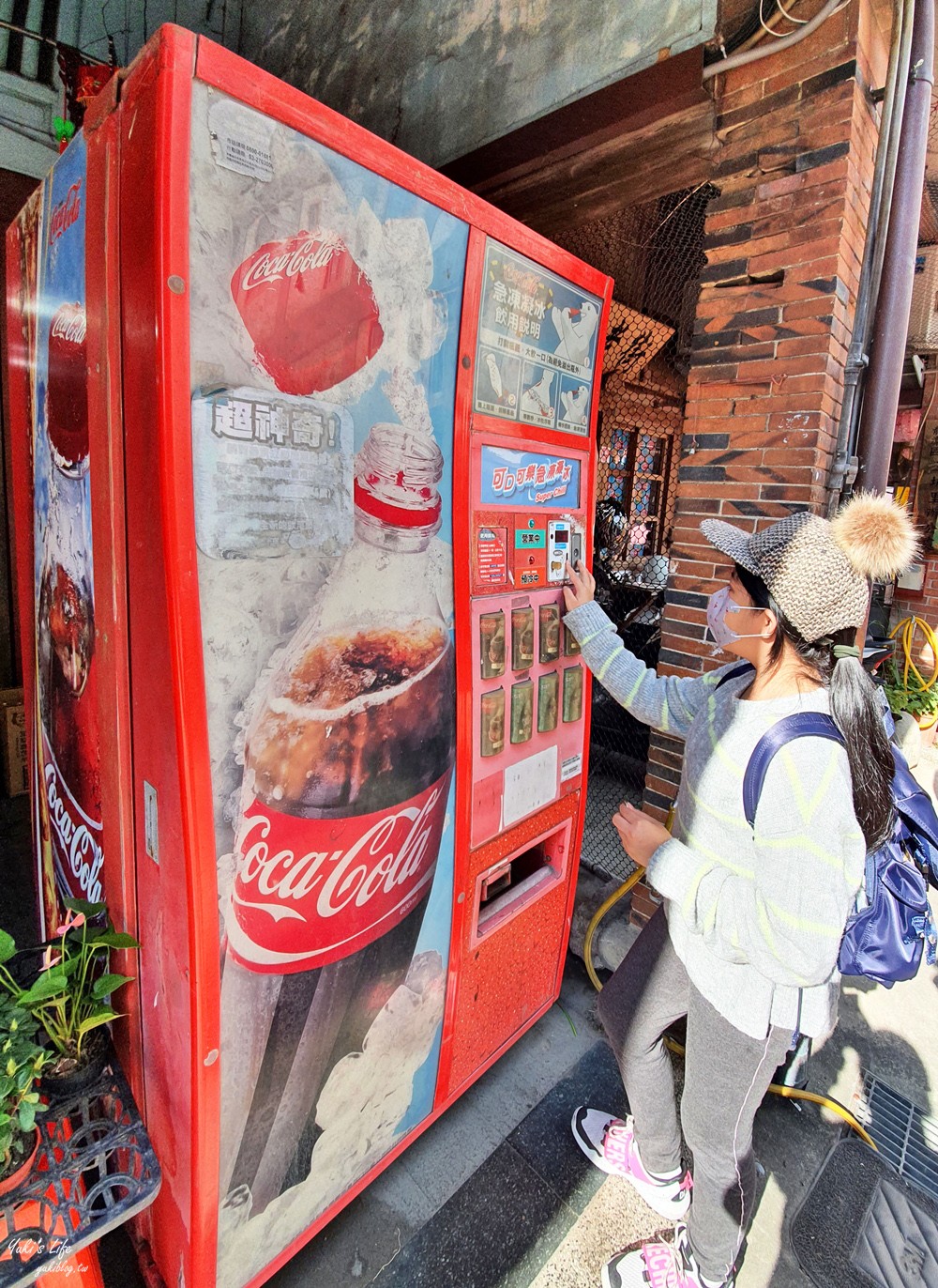 桃園三坑老街》客家村百年建築一條街，必吃經典美食牛汶水、菜包、紅豆牛奶冰～黑白洗水很冰涼 - yuki.tw