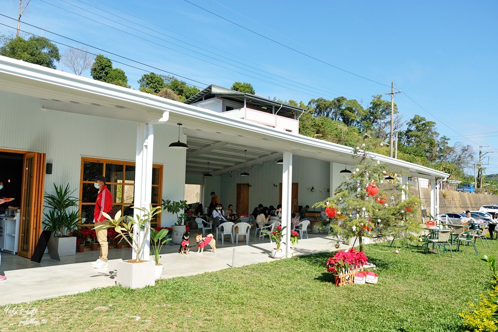 苗栗大湖景點∣紅色琉璃瓦∣SUHU Café韓風咖啡,約會採草莓推薦！ - yuki.tw