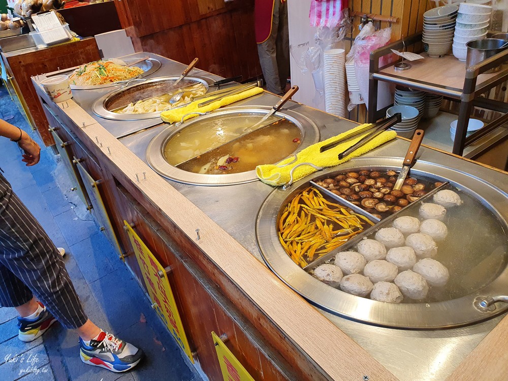 烏來老街一日遊》烏來老街美食推薦，泡湯搭台車親子之旅超好玩 - yuki.tw