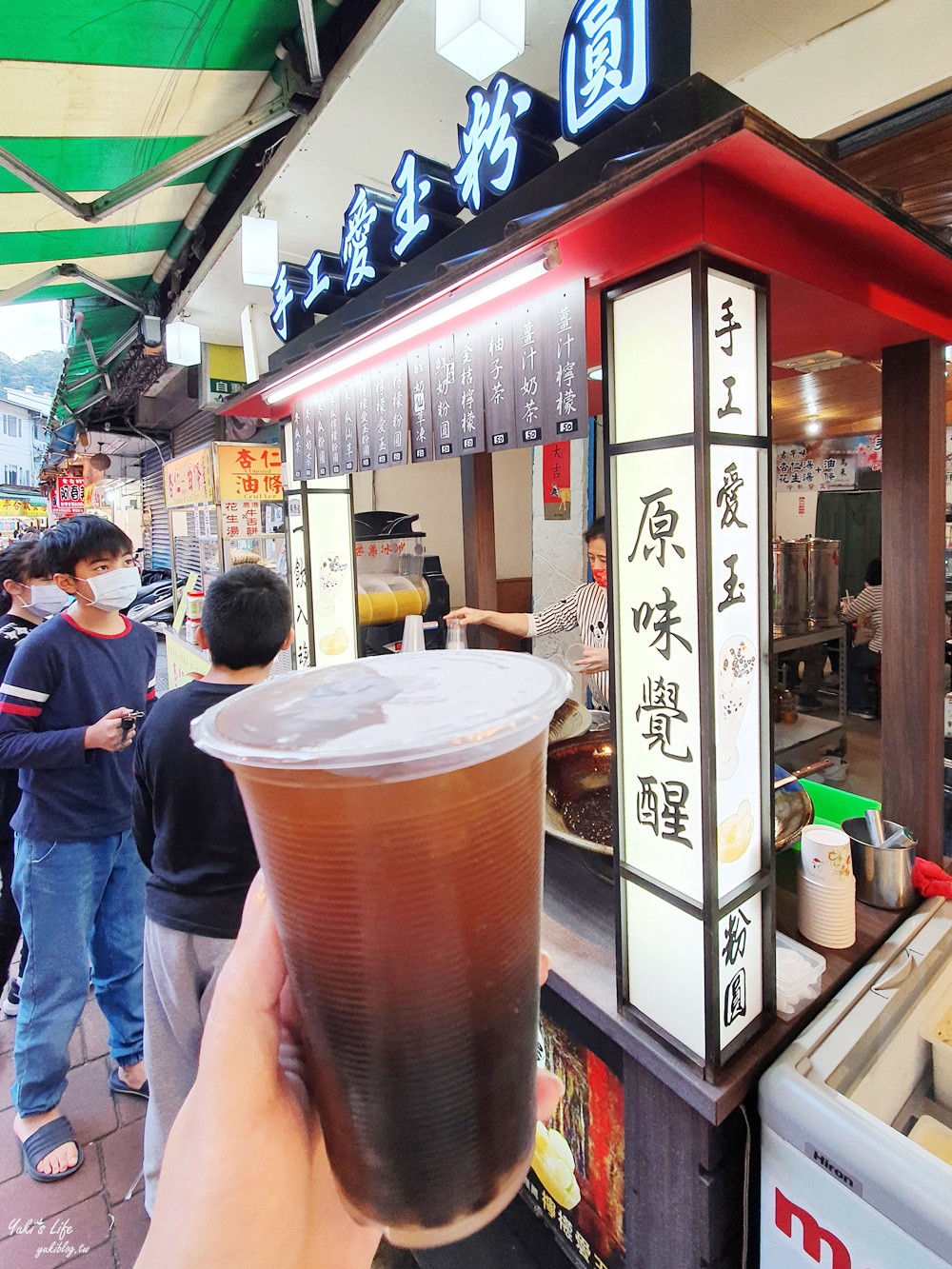 烏來老街一日遊》烏來老街美食推薦，泡湯搭台車親子之旅超好玩 - yuki.tw