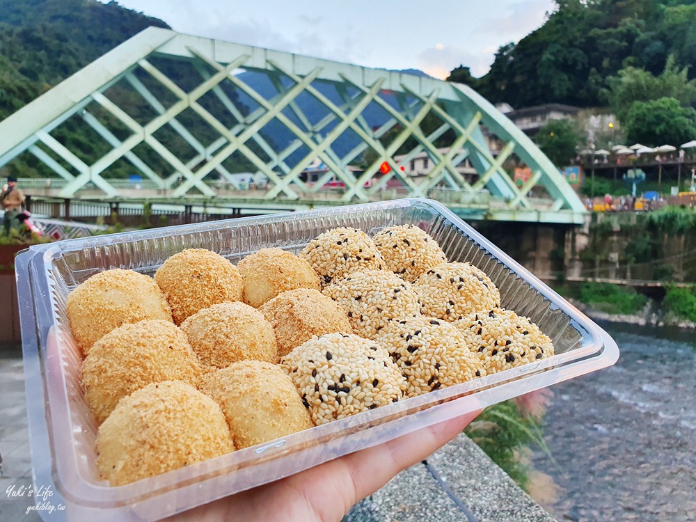 烏來老街一日遊》烏來老街美食推薦，泡湯搭台車親子之旅超好玩 - yuki.tw